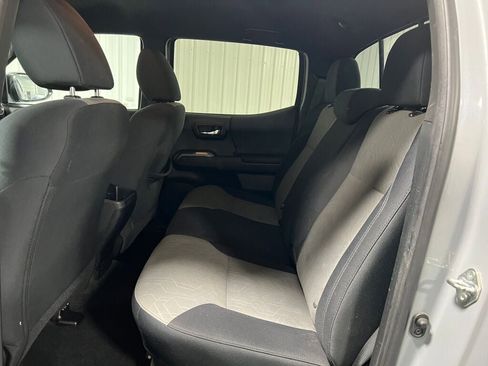 Used 2020 Toyota Tacoma TRD Sport image 6