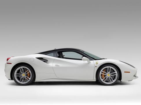 Used 2017 Ferrari 488 GTB image 12