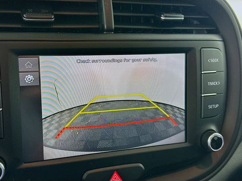 Used 2025 Kia Soul LX w/ LX Technology Package image 22