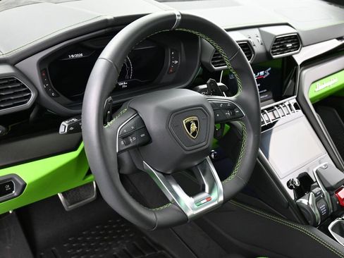 Used 2024 Lamborghini Urus S image 18