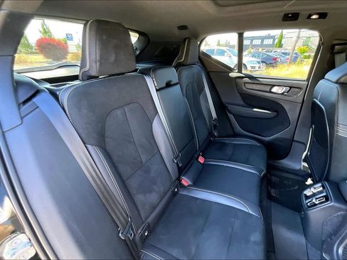 Used 2021 Volvo XC40 P8 Recharge w/ Advanced Package AWD/4WD image 20