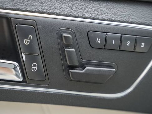 Used 2010 Mercedes-Benz E 350 Sedan image 28