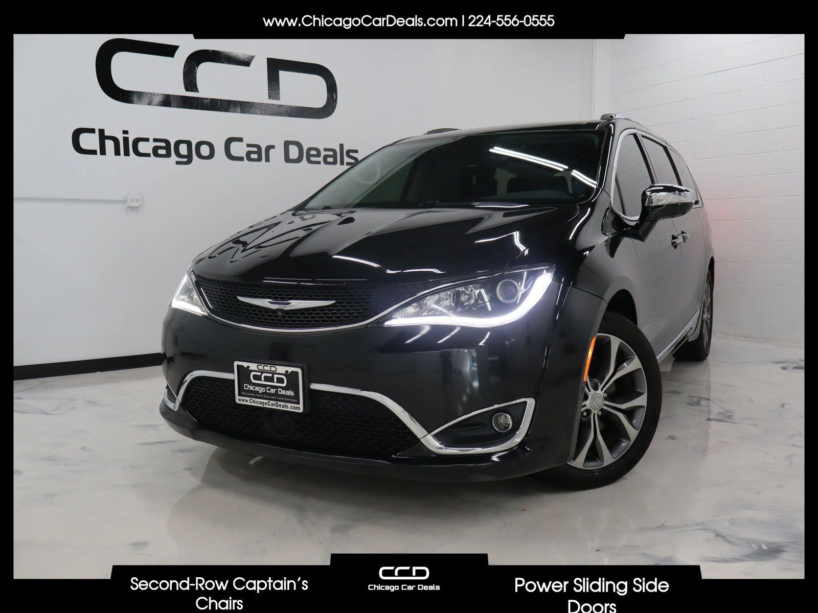 Used 2017 Chrysler Pacifica Limited w/ UConnect Theater Package FWD image 1
