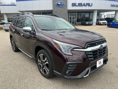 Used 2023 Subaru Ascent Touring image 1