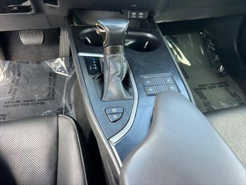 Certified 2024 Lexus UX 250h F Sport FWD image 31