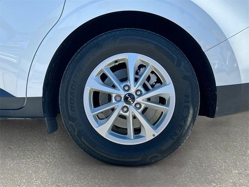 Used 2024 Kia Carnival LX image 30