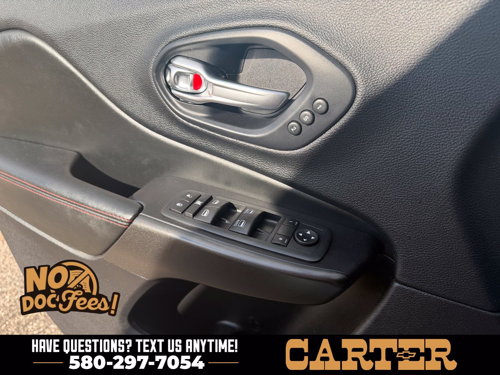 Used 2020 Jeep Cherokee Trailhawk AWD/4WD image 13