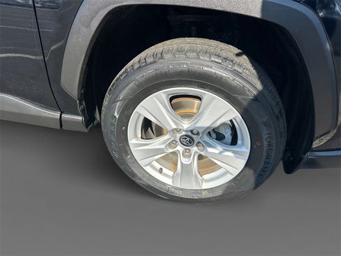 Used 2020 Toyota RAV4 XLE image 16