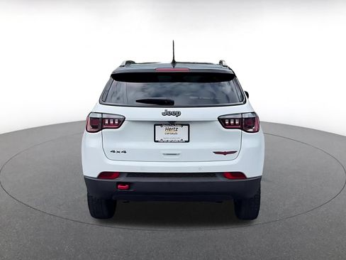 Used 2025 Jeep Compass Trailhawk AWD/4WD image 12