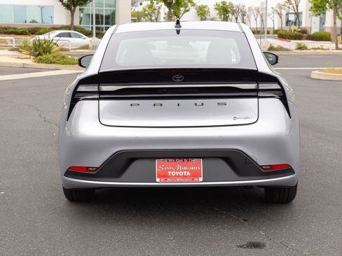 Used 2026 Toyota Prius Plug-In Hybrid image 6