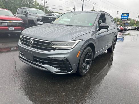 Used 2023 Volkswagen Tiguan SE R-Line AWD/4WD image 7