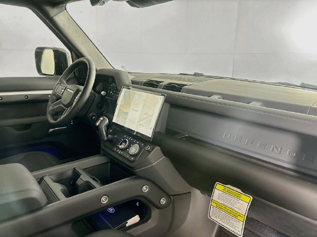 New 2026 Land Rover Defender 110 X-Dynamic SE AWD/4WD image 25
