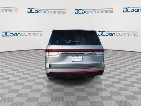 Used 2023 Lincoln Navigator Reserve AWD/4WD image 7