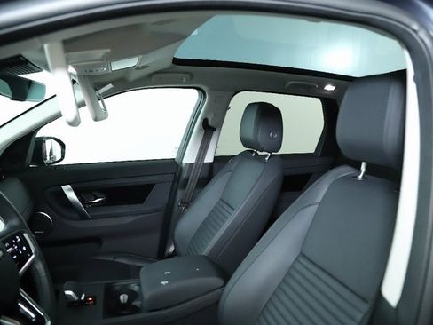 Used 2025 Land Rover Discovery Sport S image 18