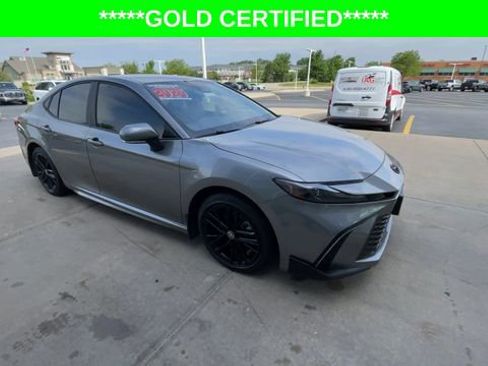 Certified 2025 Toyota Camry SE FWD image 4