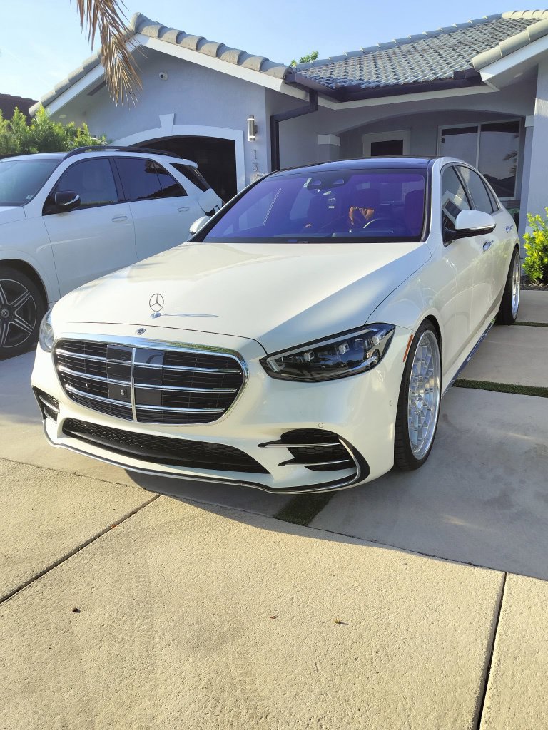 Used 2021 Mercedes-Benz S 580 4MATIC Sedan image 3