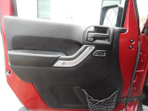 Used 2012 Jeep Wrangler Sport image 25