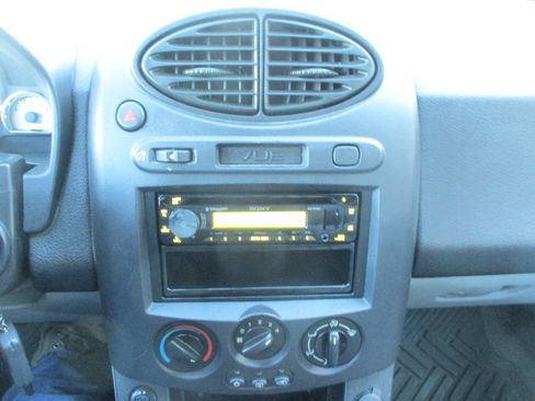 Used 2004 Saturn Vue 2WD w/ Sport Plus Pkg image 34