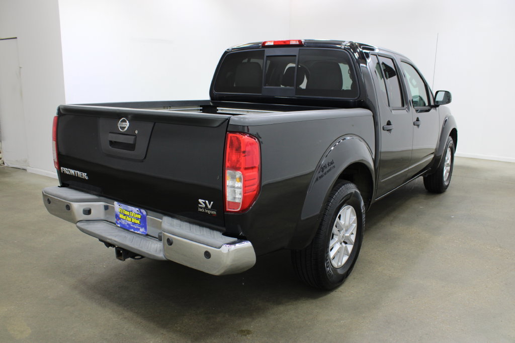 Used 2016 Nissan Frontier SV w/ SV Value Truck Package RWD image 5