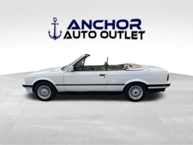 Used 1992 BMW 325i Convertible RWD image 14