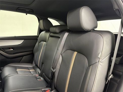 Certified 2025 MAZDA CX-70 3.3 Turbo S w/ Premium Package image 17