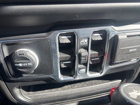 Used 2022 Jeep Wrangler Unlimited Sahara w/ LED Lighting Group image 28