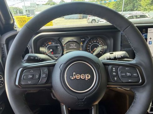 Used 2025 Jeep Wrangler Unlimited Sport AWD/4WD image 38