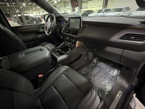 Used 2023 Chevrolet Tahoe High Country AWD/4WD image 31
