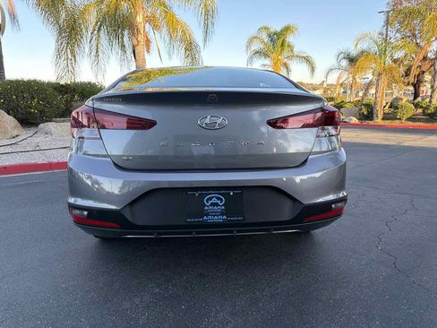 Used 2019 Hyundai Elantra SE image 11