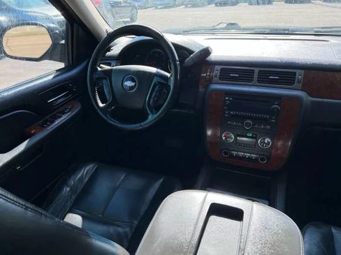 Used 2008 Chevrolet Suburban LT w/ LT Preferred Equipment Group RWD image 16