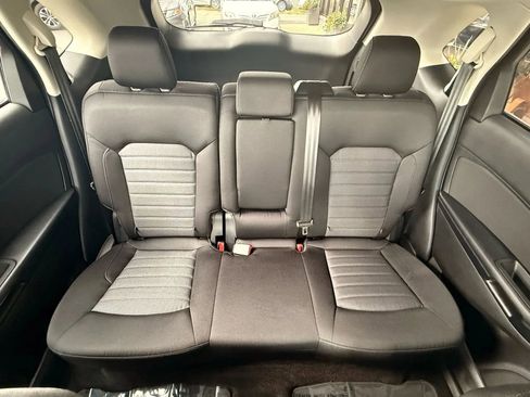 Used 2017 Ford Edge SE AWD/4WD image 17