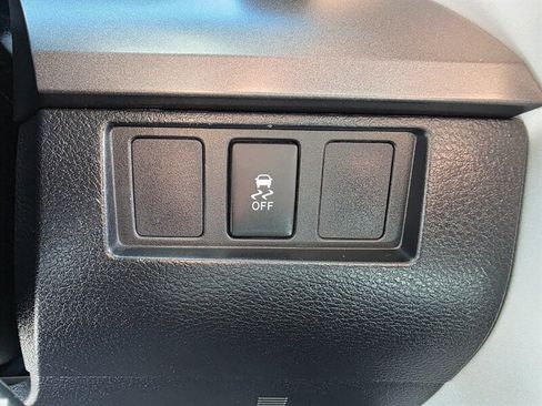 Used 2015 Toyota Tundra SR5 w/ SR5 Upgrade Package AWD/4WD image 45