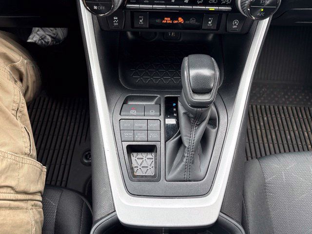 Used 2025 Toyota RAV4 XLE w/ Convenience Package AWD/4WD image 18