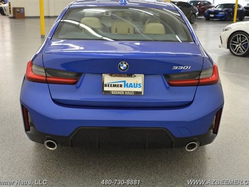Used 2024 BMW 330i Sedan w/ M Sport Package RWD image 11
