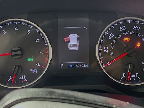 Used 2021 Toyota RAV4 XLE w/ Convenience Package FWD image 22