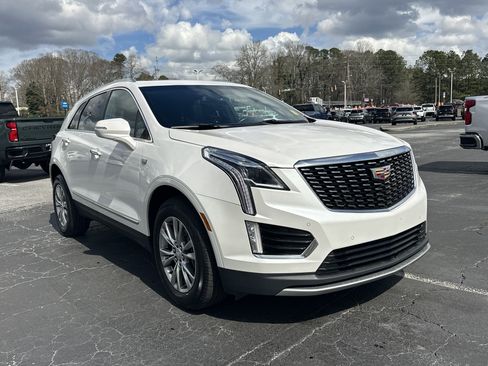 Used 2023 Cadillac XT5 Premium Luxury image 2