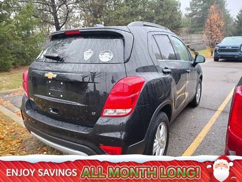 Used 2020 Chevrolet Trax LT w/ LT Convenience Package image 4