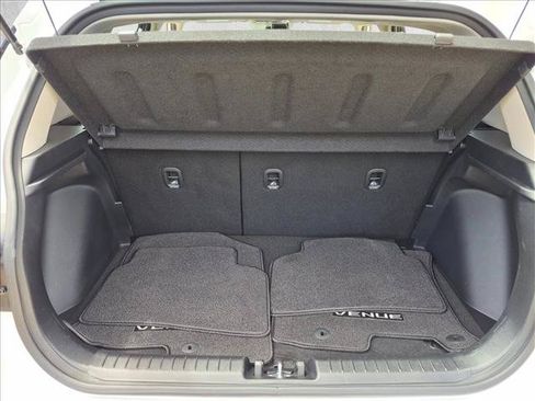 Certified 2025 Hyundai Venue SE FWD image 9