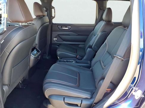 New 2026 Nissan Armada SL w/ Captain's Chari Seat Package image 15