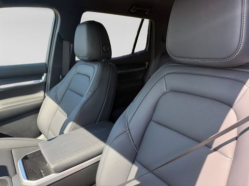 New 2027 GMC Terrain Elevation w/ Elevation Premium Package AWD/4WD image 24