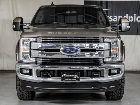 Used 2019 Ford F250 Lariat w/ Lariat Value Package AWD/4WD image 3