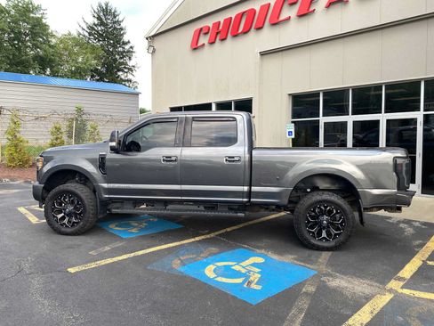 Used 2019 Ford F350 Lariat w/ Lariat Ultimate Package AWD/4WD image 2