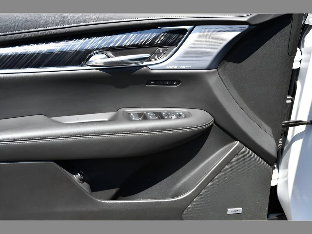 Used 2023 Cadillac XT6 Premium Luxury w/ Technology Package AWD/4WD image 27