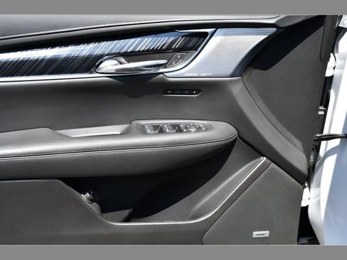 Used 2023 Cadillac XT6 Premium Luxury w/ Technology Package AWD/4WD image 27