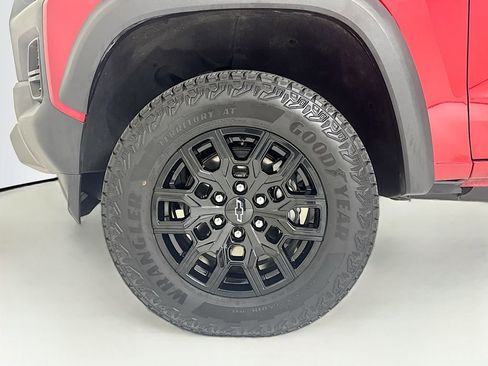 Used 2023 Chevrolet Colorado Trail Boss image 28