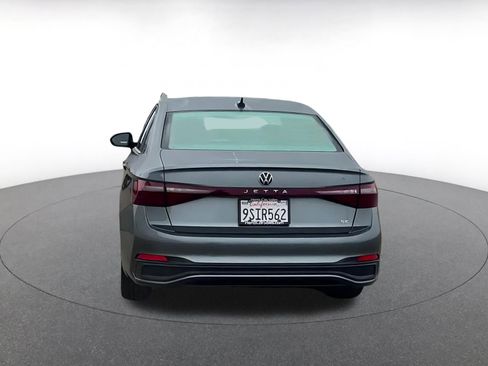 Used 2025 Volkswagen Jetta SE image 12