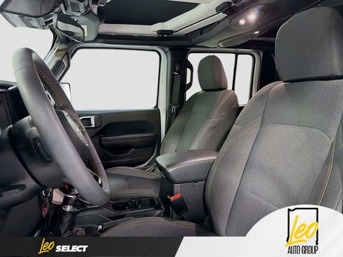 Used 2024 Jeep Gladiator Sport image 19