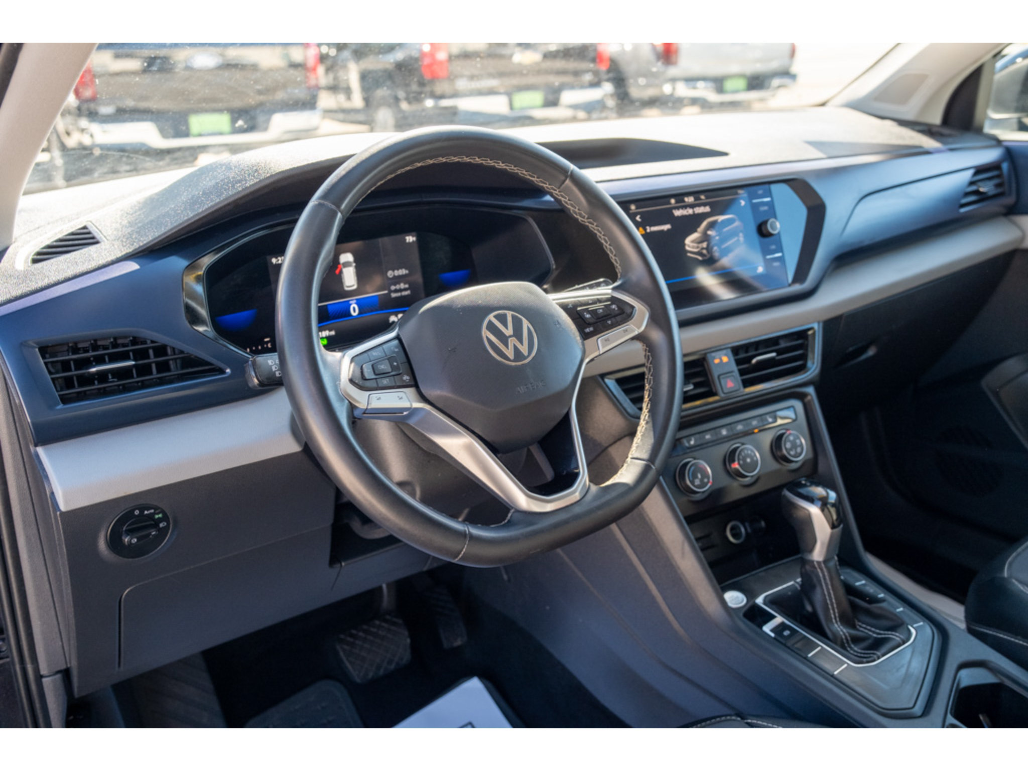 Used 2022 Volkswagen Taos SE FWD image 11