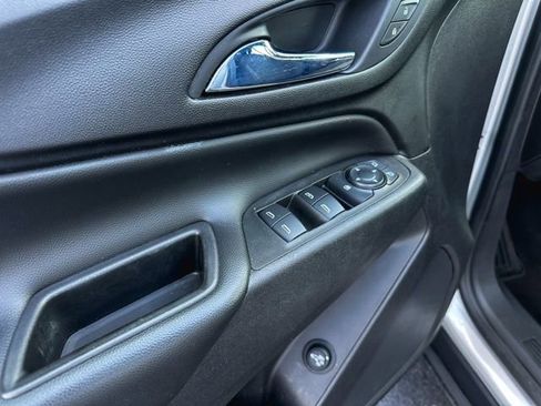 Used 2020 Chevrolet Equinox LT image 15