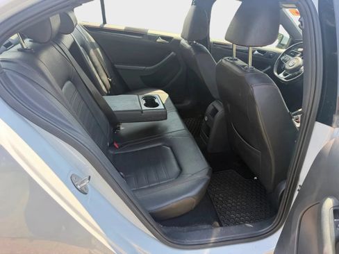 Used 2017 Volkswagen Jetta GLI FWD image 18